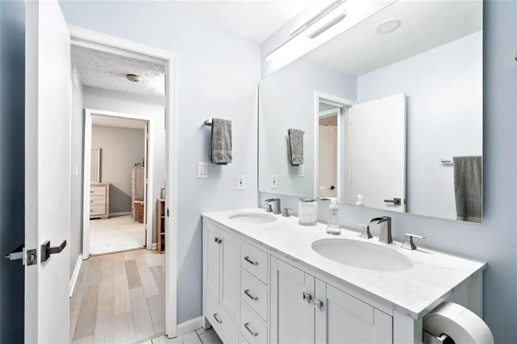 7750 Roswell Road Unit 10h, Sandy Springs, Georgia 30350, 2 Bedrooms Bedrooms, ,1 BathroomBathrooms,Residential,Sold,7750 Roswell Road Unit 10h,7436243 7750 Roswell Road Unit 10h, Sandy Springs, Georgia 30350, 2 Bedrooms Bedrooms, ,1 BathroomBathrooms,Residential,Sold,7750 Roswell Road Unit 10h,7436243