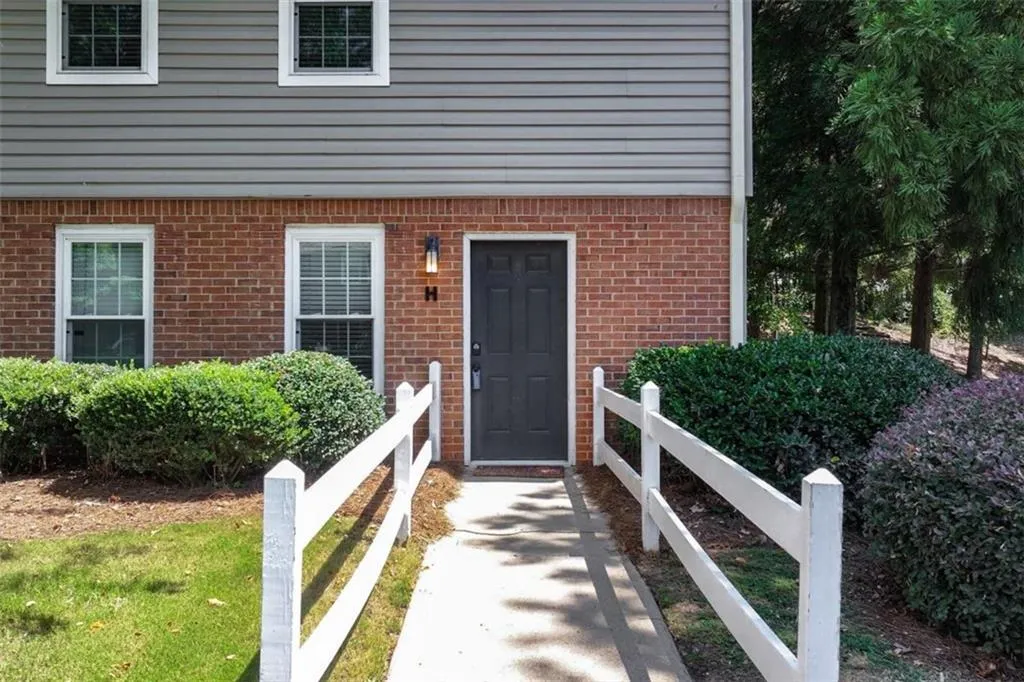 7750 Roswell Road Unit 10h, Sandy Springs, Georgia 30350, 2 Bedrooms Bedrooms, ,1 BathroomBathrooms,Residential,Sold,7750 Roswell Road Unit 10h,7436243 7750 Roswell Road Unit 10h, Sandy Springs, Georgia 30350, 2 Bedrooms Bedrooms, ,1 BathroomBathrooms,Residential,Sold,7750 Roswell Road Unit 10h,7436243