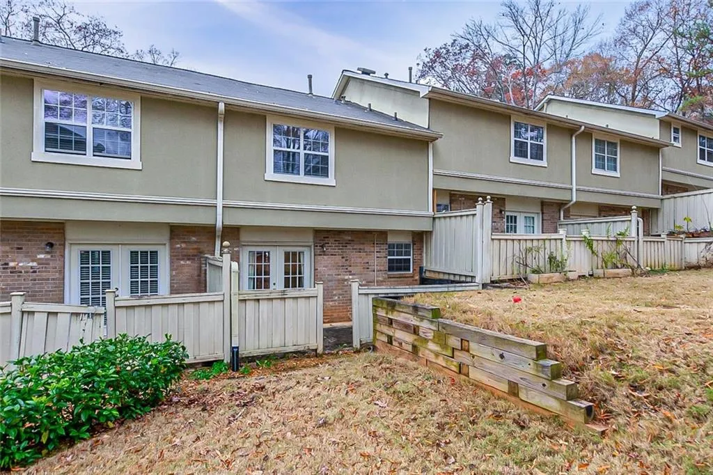 6900 Roswell Road Unit M5, Atlanta, Georgia 30328, 2 Bedrooms Bedrooms, ,2 BathroomsBathrooms,Residential,Sold,6900 Roswell Road Unit M5,7003996