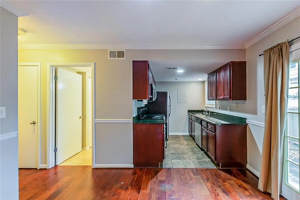 6900 Roswell Road Unit M5, Atlanta, Georgia 30328, 2 Bedrooms Bedrooms, ,2 BathroomsBathrooms,Residential,Sold,6900 Roswell Road Unit M5,7003996