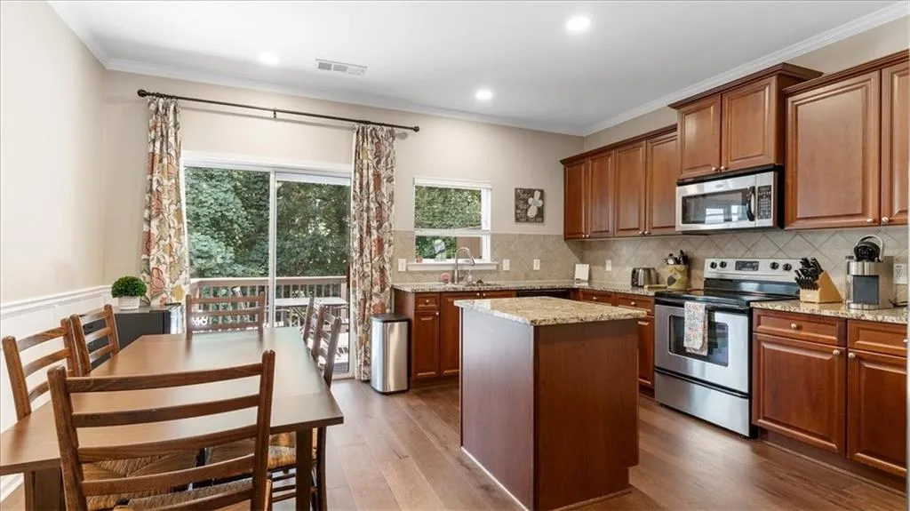 1613 Liberty Parkway Nw Unit 2517, Atlanta, Georgia 30318, 3 Bedrooms Bedrooms, ,3 BathroomsBathrooms,Residential,For Sale,1613 Liberty Parkway Nw Unit 2517,7617858