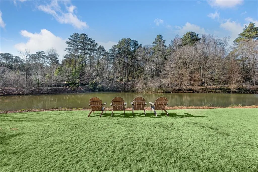 5549 Long Island Drive Nw, Atlanta, Georgia 30327, 6 Bedrooms Bedrooms, ,7 BathroomsBathrooms,Residential,Sold,5549 Long Island Drive Nw,6828976