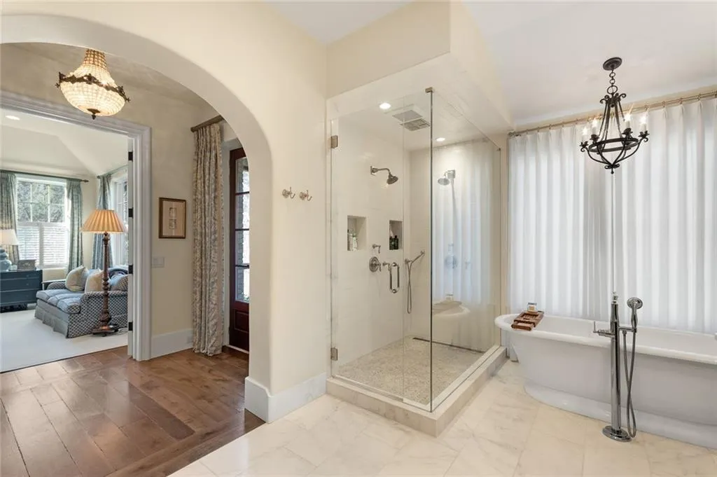 5549 Long Island Drive Nw, Atlanta, Georgia 30327, 6 Bedrooms Bedrooms, ,7 BathroomsBathrooms,Residential,Sold,5549 Long Island Drive Nw,6828976