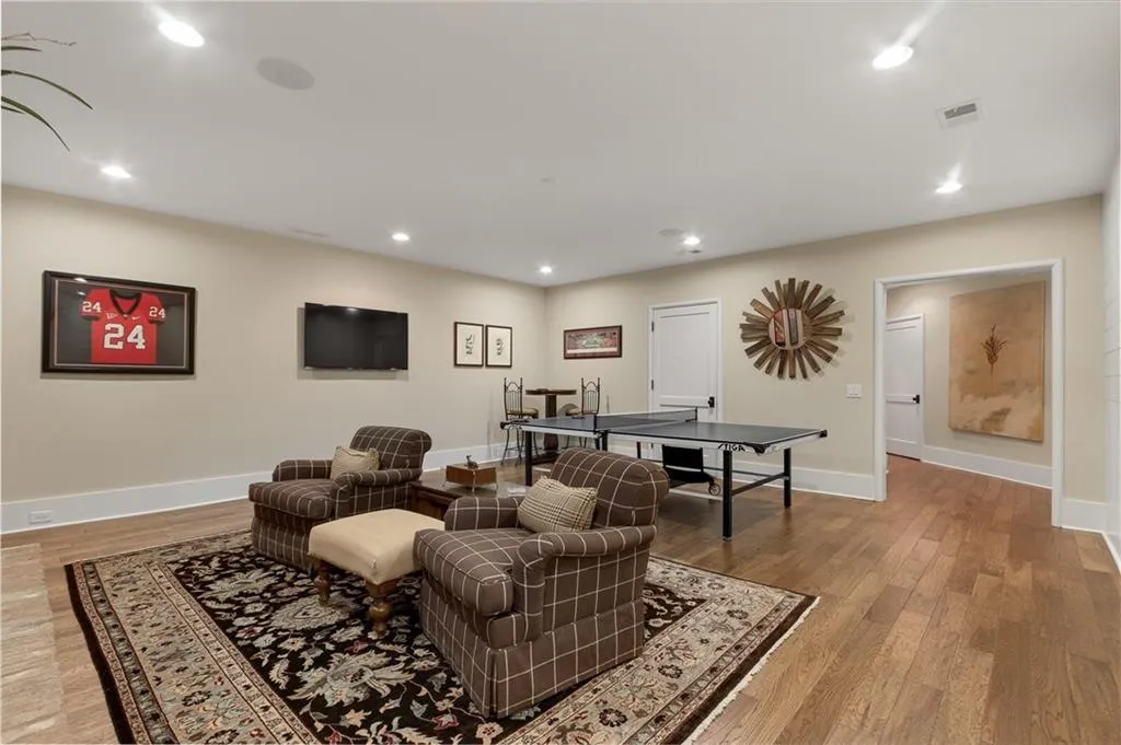 5549 Long Island Drive Nw, Atlanta, Georgia 30327, 6 Bedrooms Bedrooms, ,7 BathroomsBathrooms,Residential,Sold,5549 Long Island Drive Nw,6828976