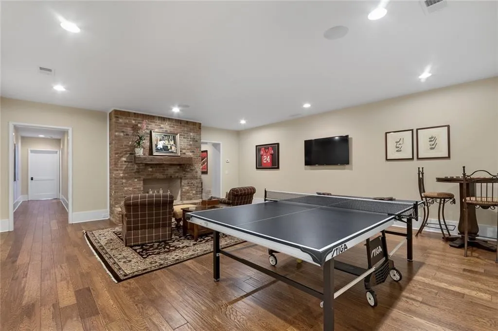 5549 Long Island Drive Nw, Atlanta, Georgia 30327, 6 Bedrooms Bedrooms, ,7 BathroomsBathrooms,Residential,Sold,5549 Long Island Drive Nw,6828976