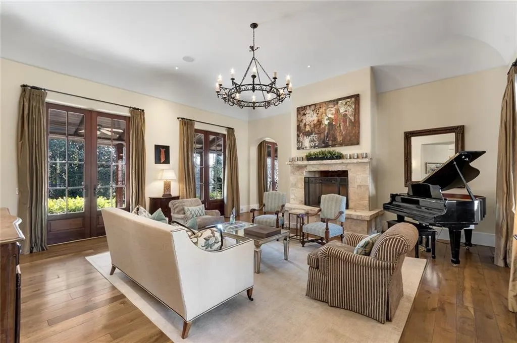 5549 Long Island Drive Nw, Atlanta, Georgia 30327, 6 Bedrooms Bedrooms, ,7 BathroomsBathrooms,Residential,Sold,5549 Long Island Drive Nw,6828976