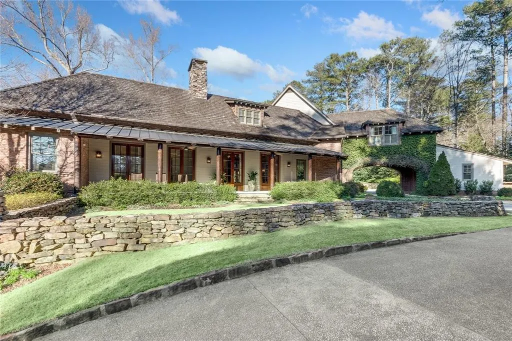 5549 Long Island Drive Nw, Atlanta, Georgia 30327, 6 Bedrooms Bedrooms, ,7 BathroomsBathrooms,Residential,Sold,5549 Long Island Drive Nw,6828976