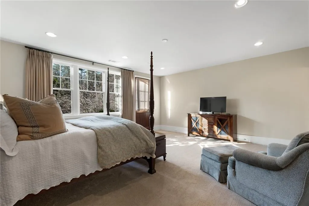 5549 Long Island Drive Nw, Atlanta, Georgia 30327, 6 Bedrooms Bedrooms, ,7 BathroomsBathrooms,Residential,Sold,5549 Long Island Drive Nw,6828976