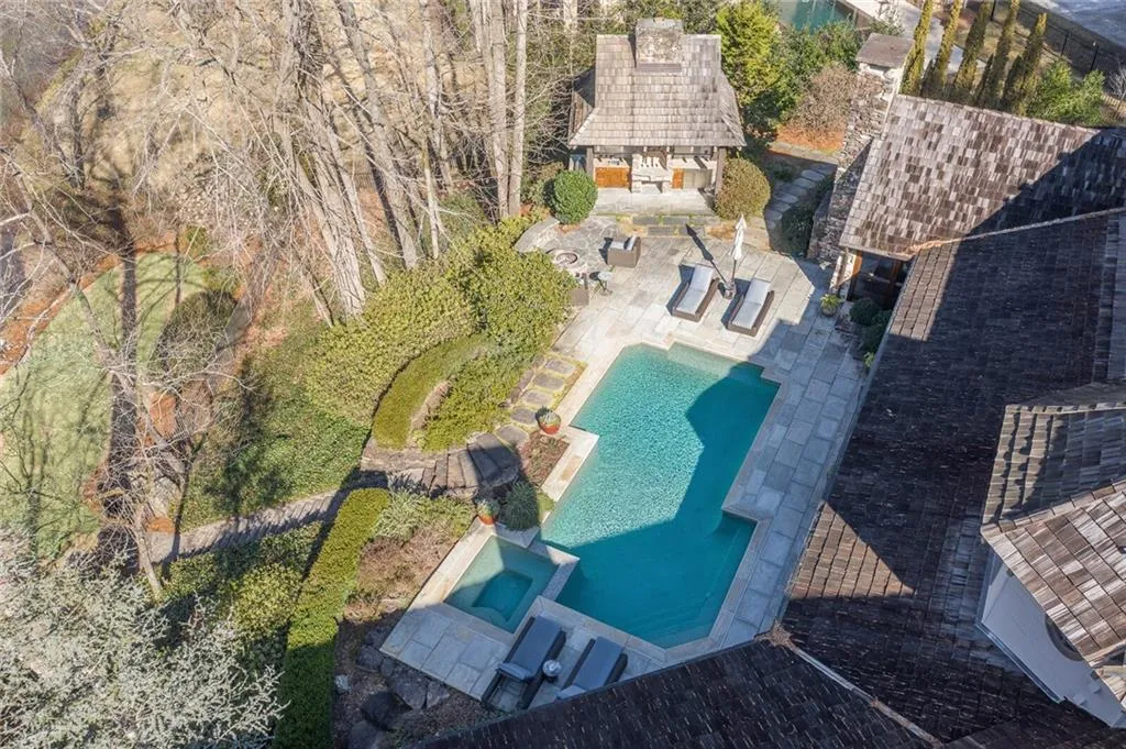 5549 Long Island Drive Nw, Atlanta, Georgia 30327, 6 Bedrooms Bedrooms, ,7 BathroomsBathrooms,Residential,Sold,5549 Long Island Drive Nw,6828976