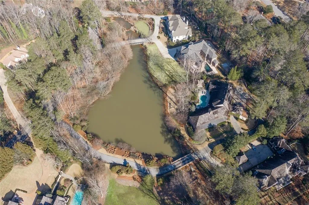5549 Long Island Drive Nw, Atlanta, Georgia 30327, 6 Bedrooms Bedrooms, ,7 BathroomsBathrooms,Residential,Sold,5549 Long Island Drive Nw,6828976