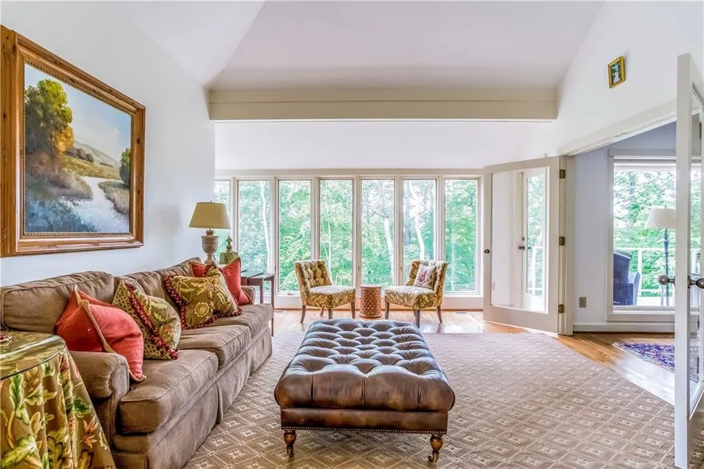 2401 W Wesley Road Nw, Atlanta, Georgia 30327, 4 Bedrooms Bedrooms, ,3 BathroomsBathrooms,Residential,Sold,2401 W Wesley Road Nw,5696449