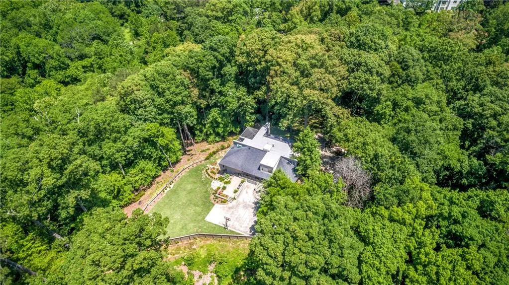2401 W Wesley Road Nw, Atlanta, Georgia 30327, 4 Bedrooms Bedrooms, ,3 BathroomsBathrooms,Residential,Sold,2401 W Wesley Road Nw,5696449