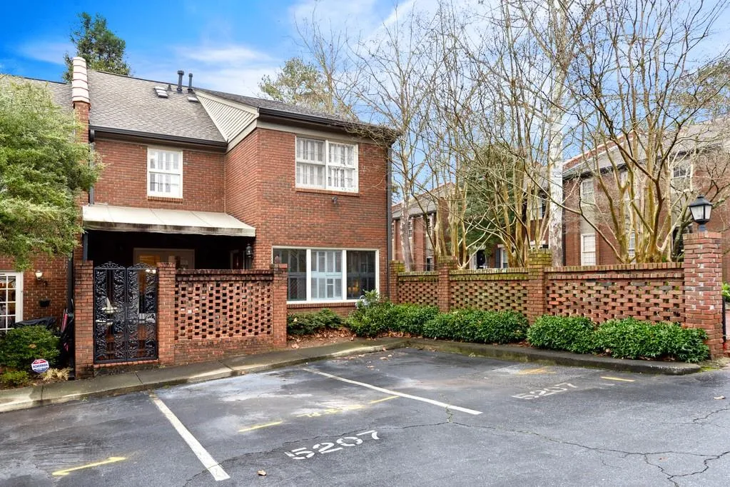 5207 Glenridge Drive, Atlanta, Georgia 30342, 3 Bedrooms Bedrooms, ,2 BathroomsBathrooms,Residential,Sold,5207 Glenridge Drive,6504957