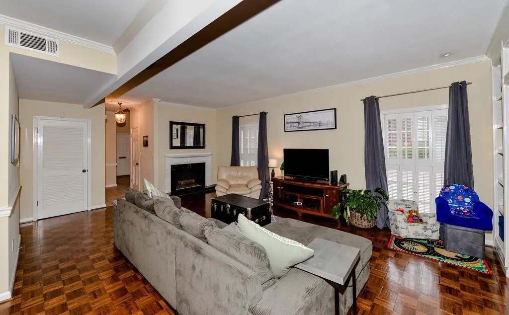 5207 Glenridge Drive, Atlanta, Georgia 30342, 3 Bedrooms Bedrooms, ,2 BathroomsBathrooms,Residential,Sold,5207 Glenridge Drive,6504957