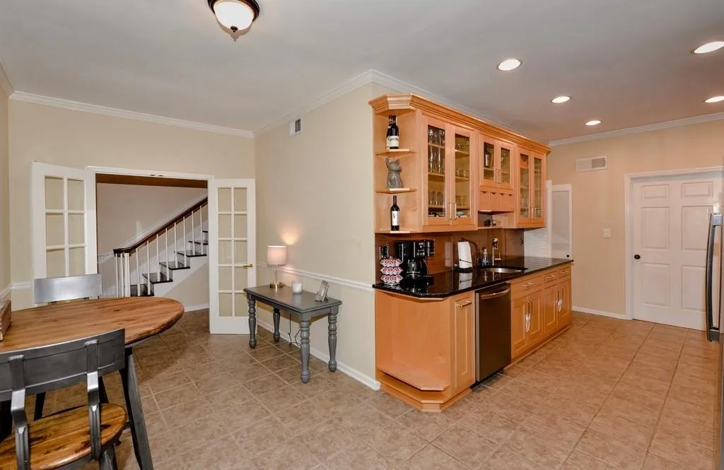 5207 Glenridge Drive, Atlanta, Georgia 30342, 3 Bedrooms Bedrooms, ,2 BathroomsBathrooms,Residential,Sold,5207 Glenridge Drive,6504957