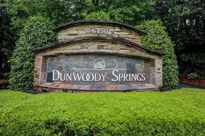 41 Dunwoody Springs Drive, Sandy Springs, Georgia 30328, 2 Bedrooms Bedrooms, ,2 BathroomsBathrooms,Residential,Sold,41 Dunwoody Springs Drive,6557348
