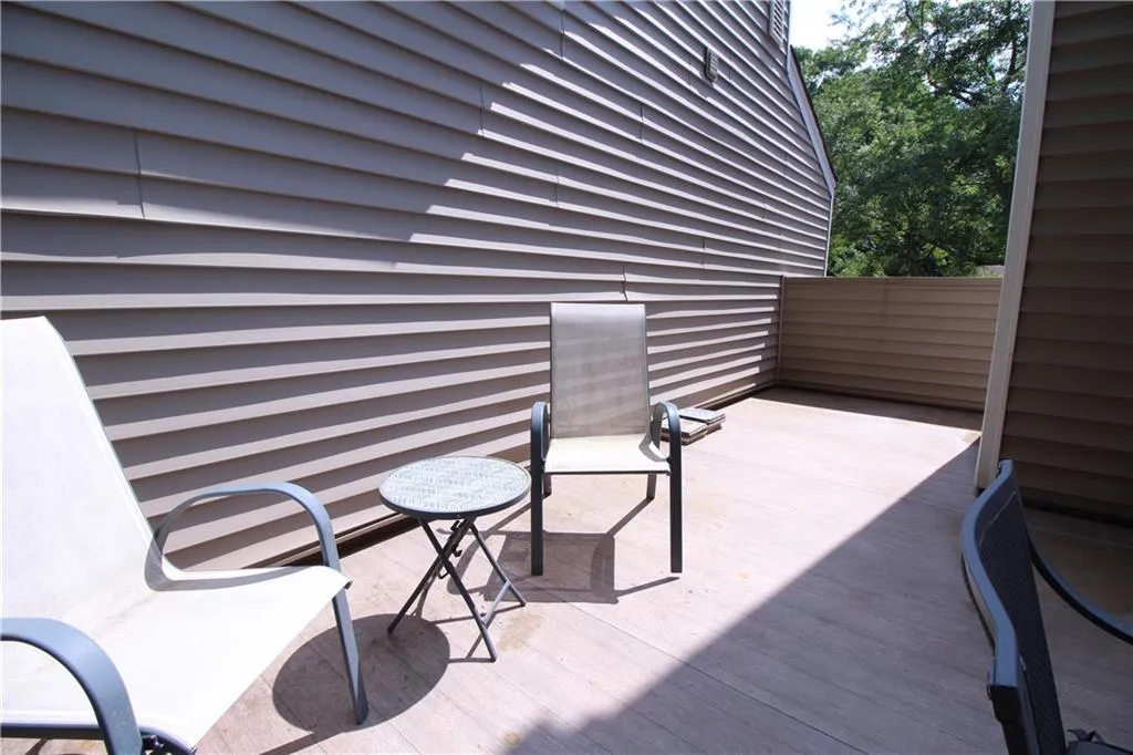 41 Dunwoody Springs Drive, Sandy Springs, Georgia 30328, 2 Bedrooms Bedrooms, ,2 BathroomsBathrooms,Residential,Sold,41 Dunwoody Springs Drive,6557348