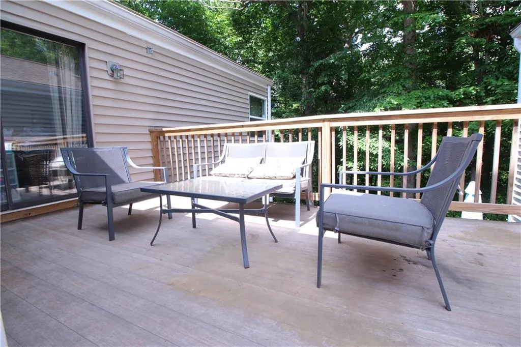 41 Dunwoody Springs Drive, Sandy Springs, Georgia 30328, 2 Bedrooms Bedrooms, ,2 BathroomsBathrooms,Residential,Sold,41 Dunwoody Springs Drive,6557348