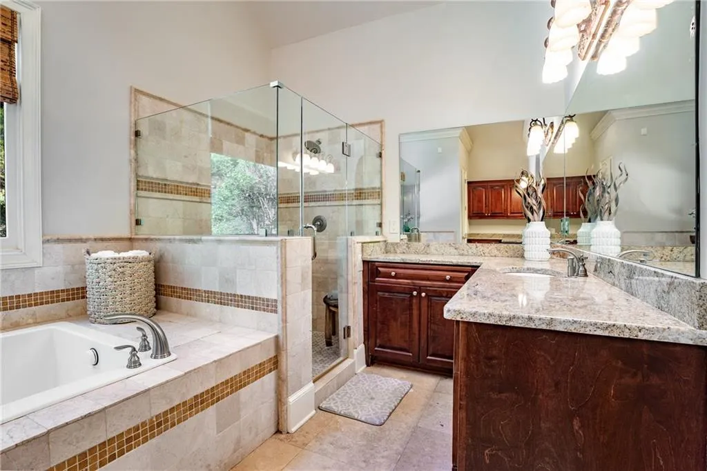 8319 Grogans Ferry Road, Sandy Springs, Georgia 30350, 6 Bedrooms Bedrooms, ,5 BathroomsBathrooms,Residential,Sold,8319 Grogans Ferry Road,7238379