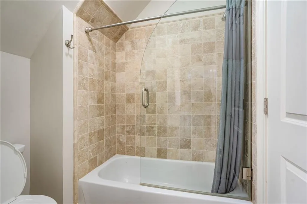 8319 Grogans Ferry Road, Sandy Springs, Georgia 30350, 6 Bedrooms Bedrooms, ,5 BathroomsBathrooms,Residential,Sold,8319 Grogans Ferry Road,7238379