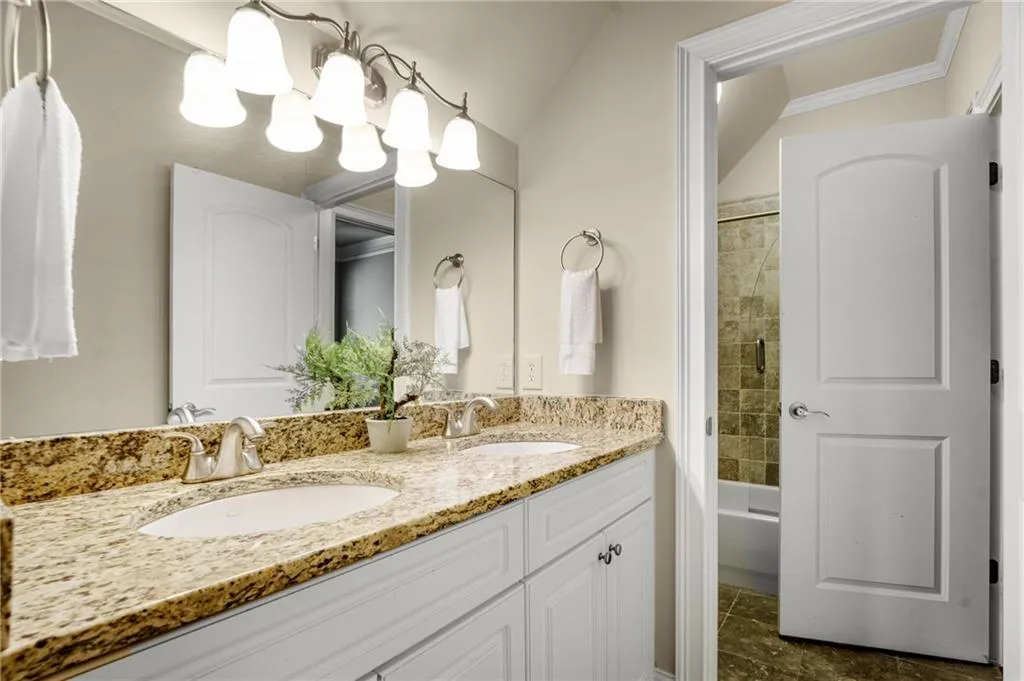 8319 Grogans Ferry Road, Sandy Springs, Georgia 30350, 6 Bedrooms Bedrooms, ,5 BathroomsBathrooms,Residential,Sold,8319 Grogans Ferry Road,7238379