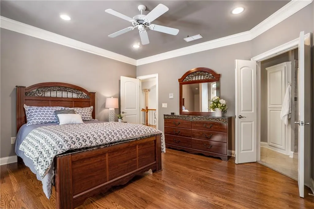 8319 Grogans Ferry Road, Sandy Springs, Georgia 30350, 6 Bedrooms Bedrooms, ,5 BathroomsBathrooms,Residential,Sold,8319 Grogans Ferry Road,7238379