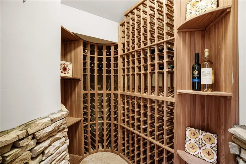 8319 Grogans Ferry Road, Sandy Springs, Georgia 30350, 6 Bedrooms Bedrooms, ,5 BathroomsBathrooms,Residential,Sold,8319 Grogans Ferry Road,7238379