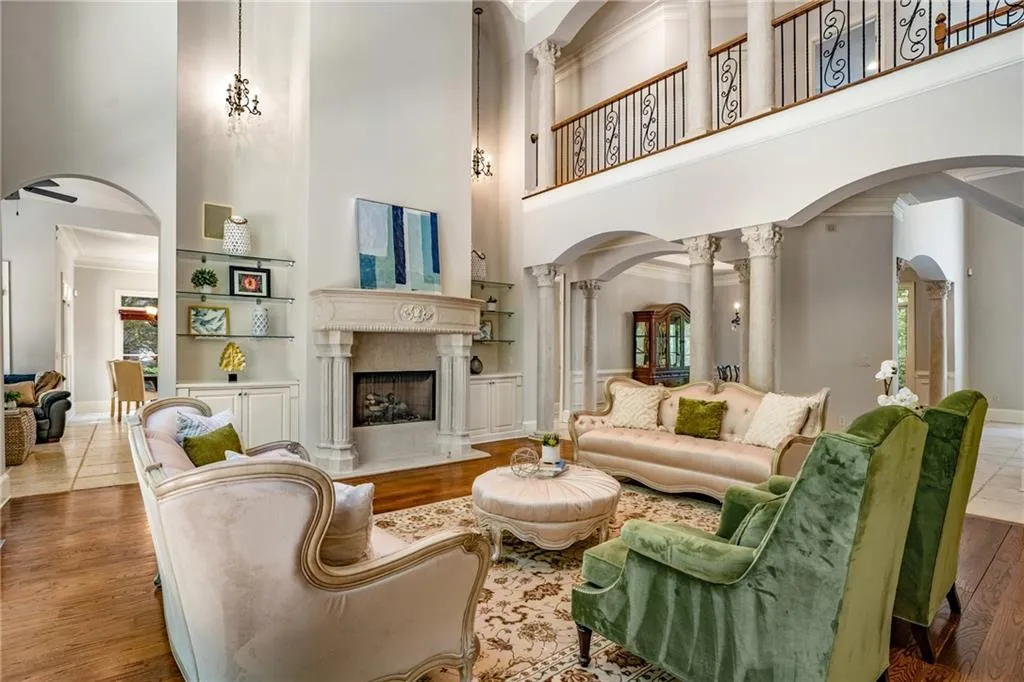 8319 Grogans Ferry Road, Sandy Springs, Georgia 30350, 6 Bedrooms Bedrooms, ,5 BathroomsBathrooms,Residential,Sold,8319 Grogans Ferry Road,7238379