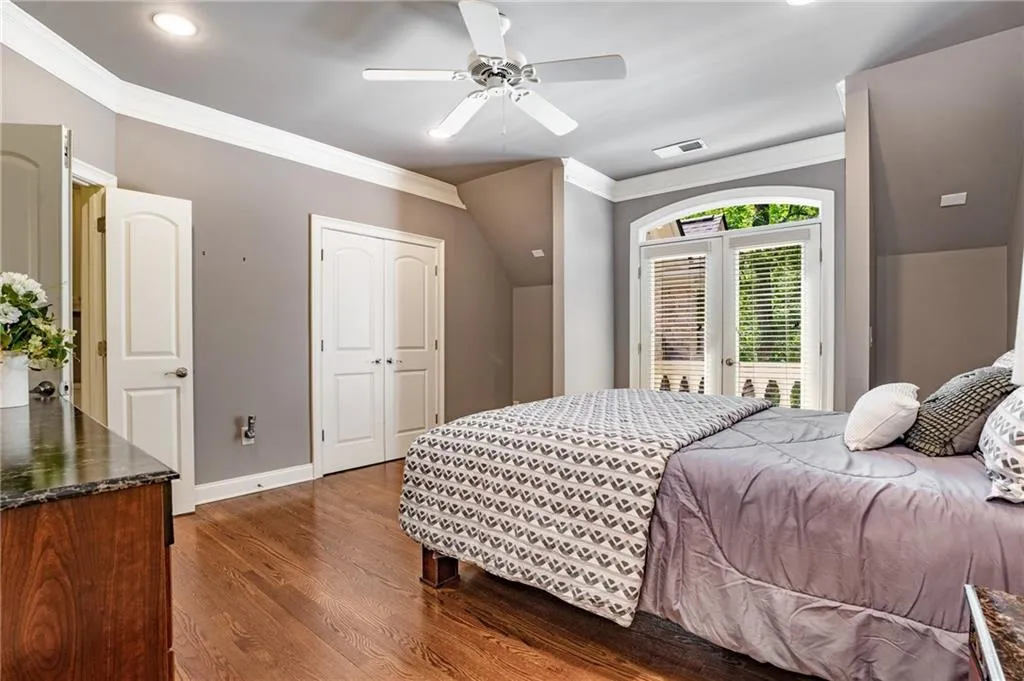 8319 Grogans Ferry Road, Sandy Springs, Georgia 30350, 6 Bedrooms Bedrooms, ,5 BathroomsBathrooms,Residential,Sold,8319 Grogans Ferry Road,7238379