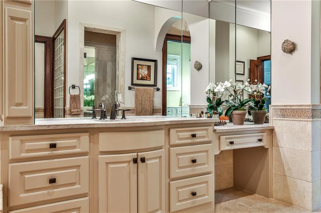 Primary bath vanity.