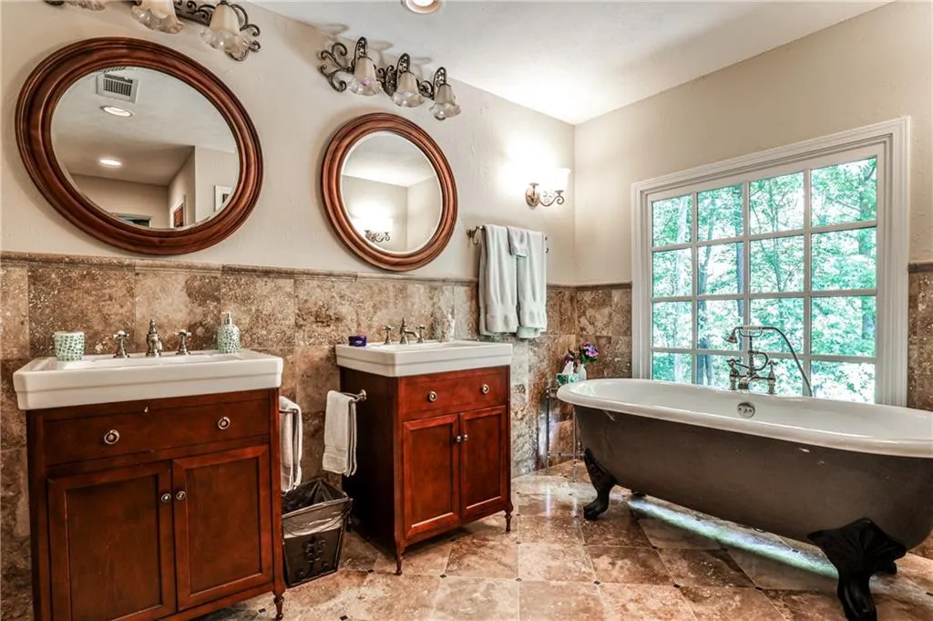 4309 Sentinel Post Road Nw, Atlanta, Georgia 30327, 7 Bedrooms Bedrooms, ,8 BathroomsBathrooms,Residential,For Sale,4309 Sentinel Post Road Nw,7614005