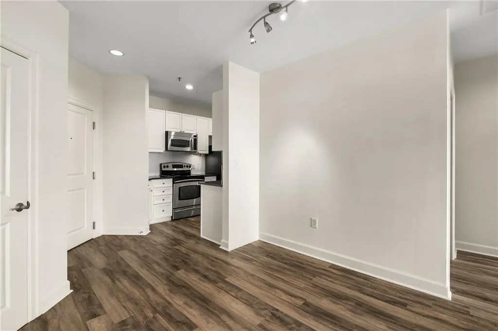 325 E Paces Ferry Road Ne Unit 1704, Atlanta, Georgia 30305, 1 Bedroom Bedrooms, ,1 BathroomBathrooms,Residential,For Sale,325 E Paces Ferry Road Ne Unit 1704,7659531