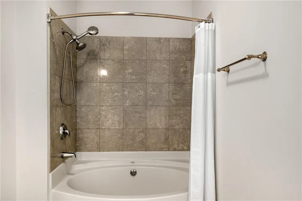 325 E Paces Ferry Road Ne Unit 1704, Atlanta, Georgia 30305, 1 Bedroom Bedrooms, ,1 BathroomBathrooms,Residential,For Sale,325 E Paces Ferry Road Ne Unit 1704,7659531
