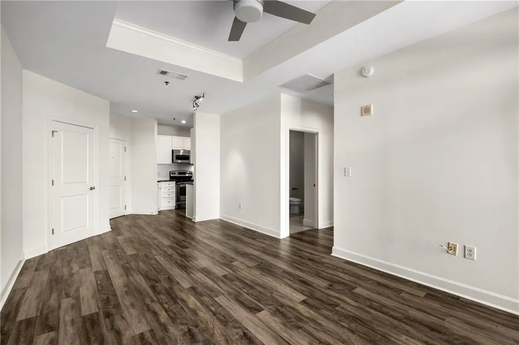 325 E Paces Ferry Road Ne Unit 1704, Atlanta, Georgia 30305, 1 Bedroom Bedrooms, ,1 BathroomBathrooms,Residential,For Sale,325 E Paces Ferry Road Ne Unit 1704,7659531