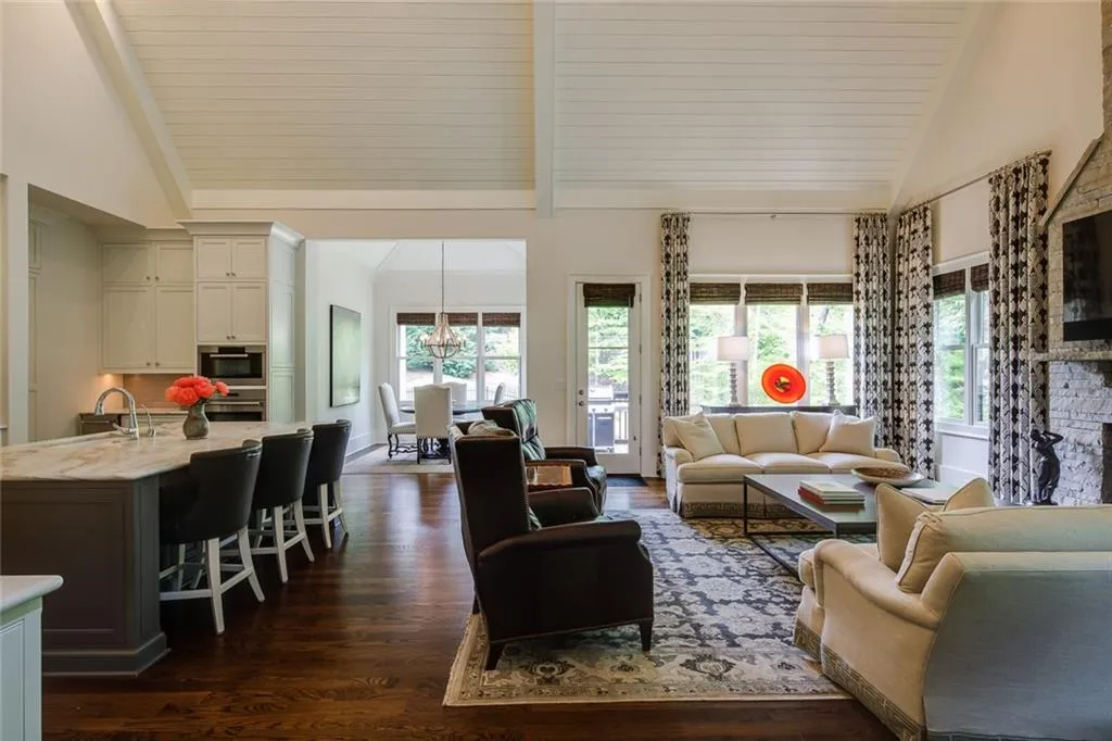 3858 Teesdale Court, Sandy Springs, Georgia 30350, 4 Bedrooms Bedrooms, ,4 BathroomsBathrooms,Residential,Sold,3858 Teesdale Court,6884268