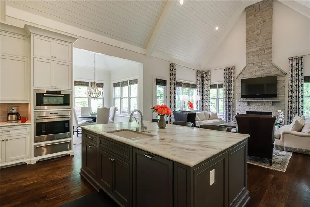 3858 Teesdale Court, Sandy Springs, Georgia 30350, 4 Bedrooms Bedrooms, ,4 BathroomsBathrooms,Residential,Sold,3858 Teesdale Court,6884268