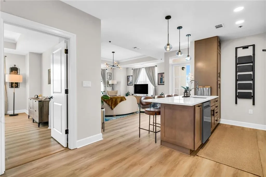 325 E Paces Ferry Road Ne Unit 2211, Atlanta, Georgia 30305, 2 Bedrooms Bedrooms, 0 ,2 BathroomsBathrooms,Residential,For Sale,325 E Paces Ferry Road Ne Unit 2211,7728024