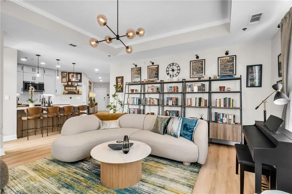 325 E Paces Ferry Road Ne Unit 2211, Atlanta, Georgia 30305, 2 Bedrooms Bedrooms, 0 ,2 BathroomsBathrooms,Residential,For Sale,325 E Paces Ferry Road Ne Unit 2211,7728024