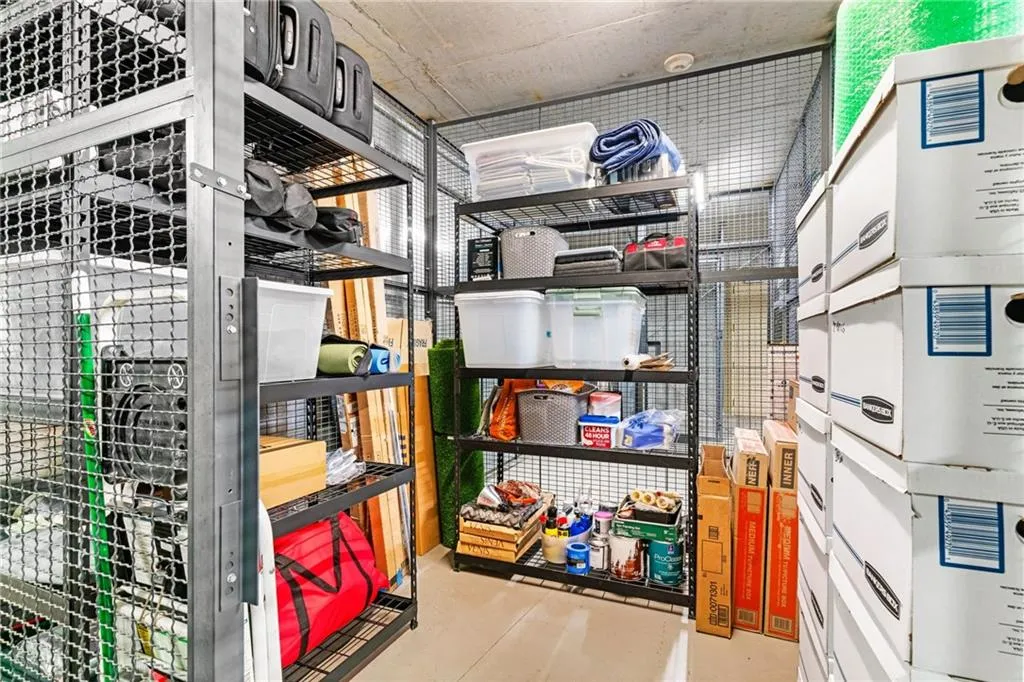 The unit comes with a storage unit.