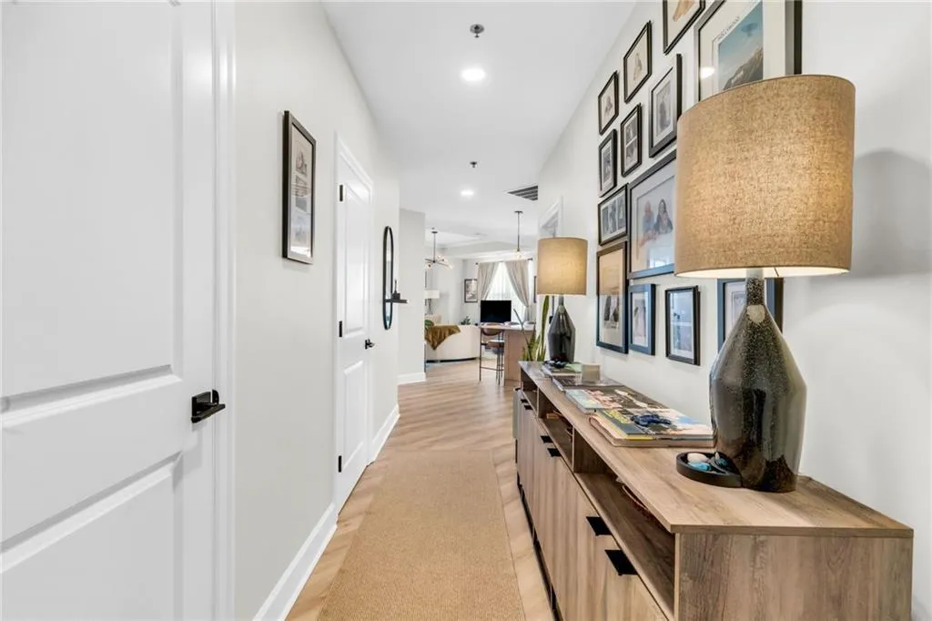 325 E Paces Ferry Road Ne Unit 2211, Atlanta, Georgia 30305, 2 Bedrooms Bedrooms, 0 ,2 BathroomsBathrooms,Residential,For Sale,325 E Paces Ferry Road Ne Unit 2211,7728024