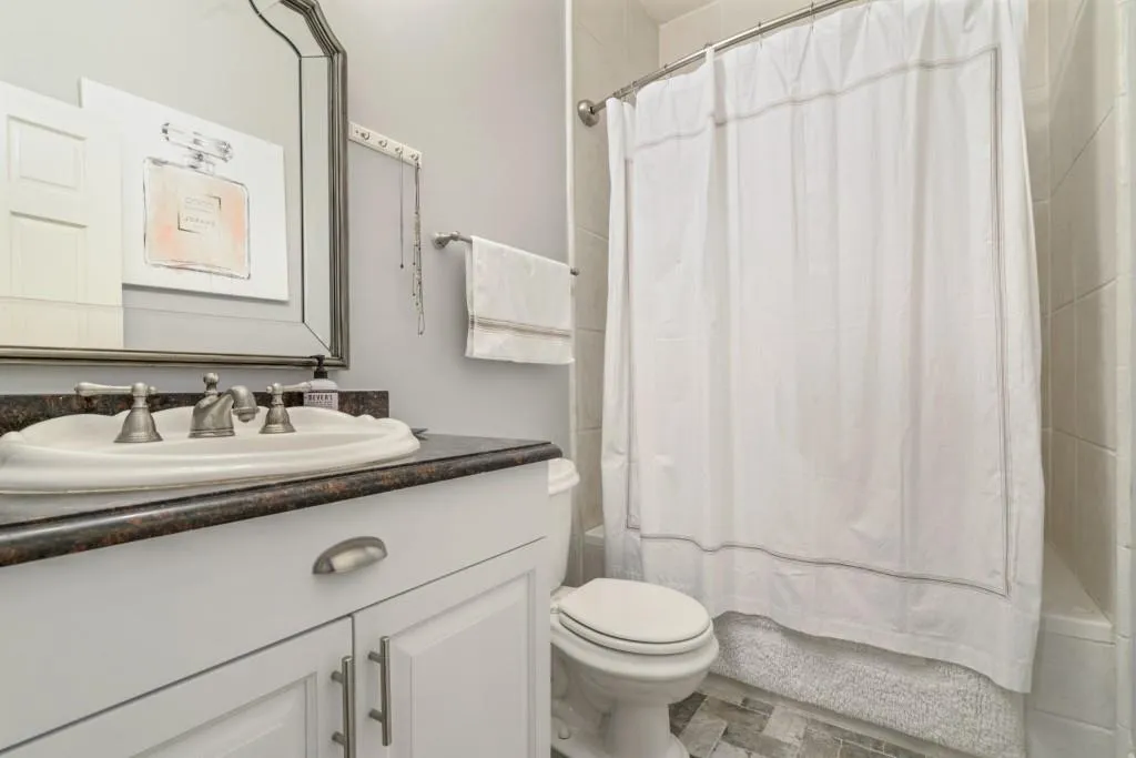 259 14th Street Unit 304, Atlanta, Georgia 30324, 2 Bedrooms Bedrooms, ,2 BathroomsBathrooms,Residential,Sold,259 14th Street Unit 304,5800486