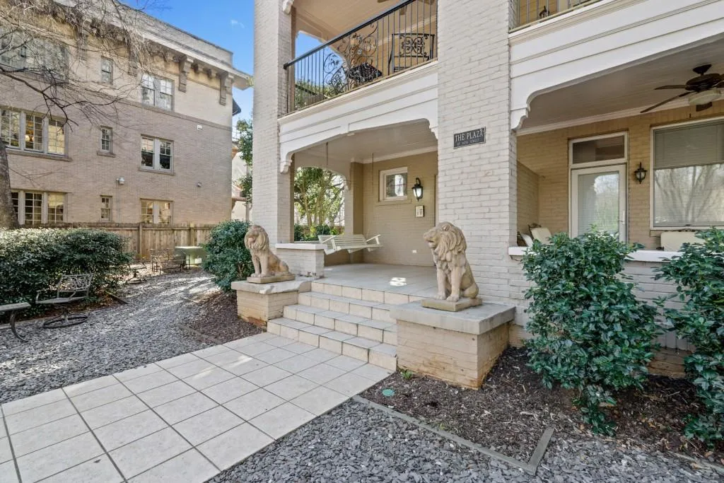 259 14th Street Unit 304, Atlanta, Georgia 30324, 2 Bedrooms Bedrooms, ,2 BathroomsBathrooms,Residential,Sold,259 14th Street Unit 304,5800486