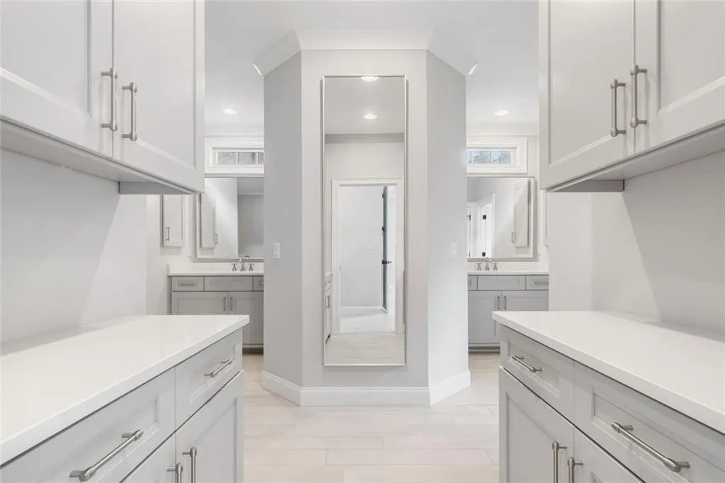 2111 Bellrick Road Nw, Atlanta, Georgia 30318, 5 Bedrooms Bedrooms, ,5 BathroomsBathrooms,Residential,For Sale,2111 Bellrick Road Nw,7597460