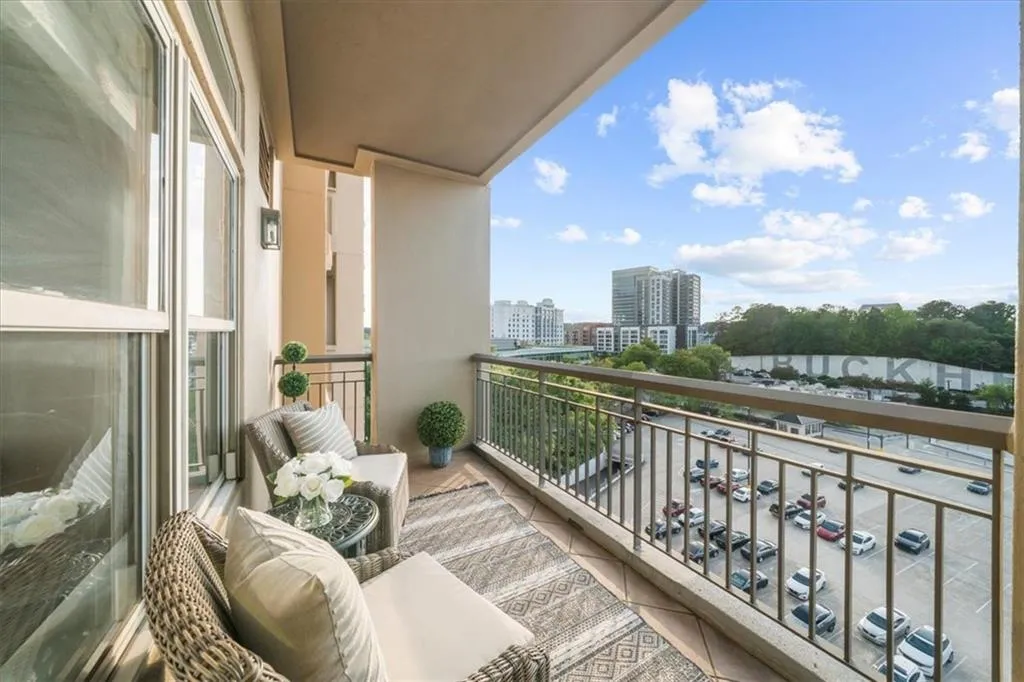 3334 Peachtree Road Ne Unit 608, Atlanta, Georgia 30326, 2 Bedrooms Bedrooms, ,2 BathroomsBathrooms,Residential,For Sale,3334 Peachtree Road Ne Unit 608,7642769