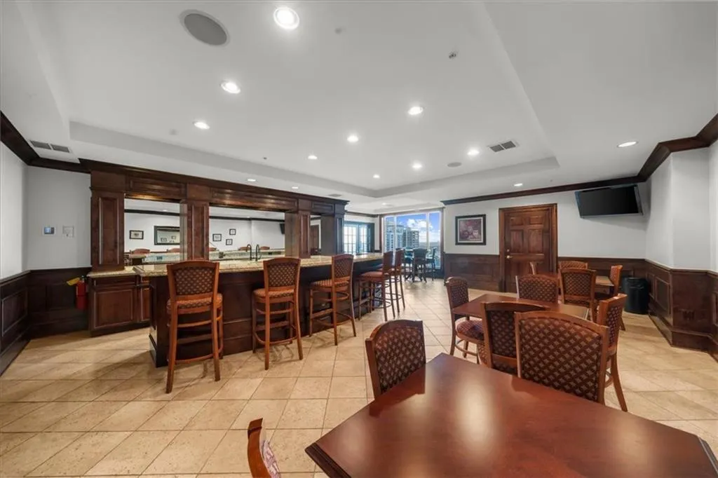 3334 Peachtree Road Ne Unit 608, Atlanta, Georgia 30326, 2 Bedrooms Bedrooms, ,2 BathroomsBathrooms,Residential,For Sale,3334 Peachtree Road Ne Unit 608,7642769