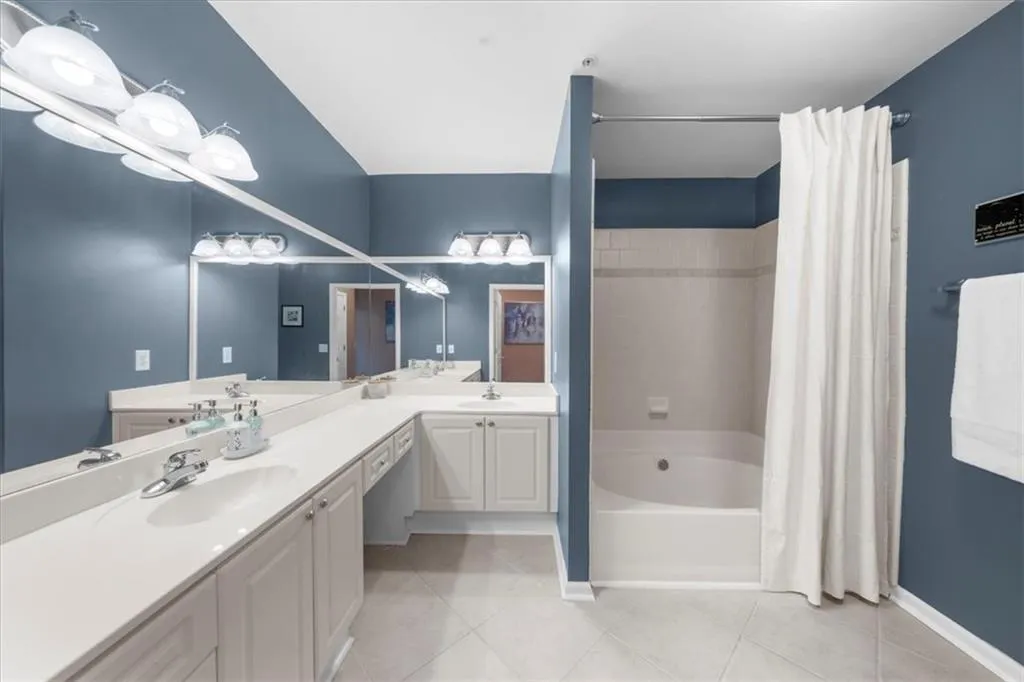 3334 Peachtree Road Ne Unit 608, Atlanta, Georgia 30326, 2 Bedrooms Bedrooms, ,2 BathroomsBathrooms,Residential,For Sale,3334 Peachtree Road Ne Unit 608,7642769