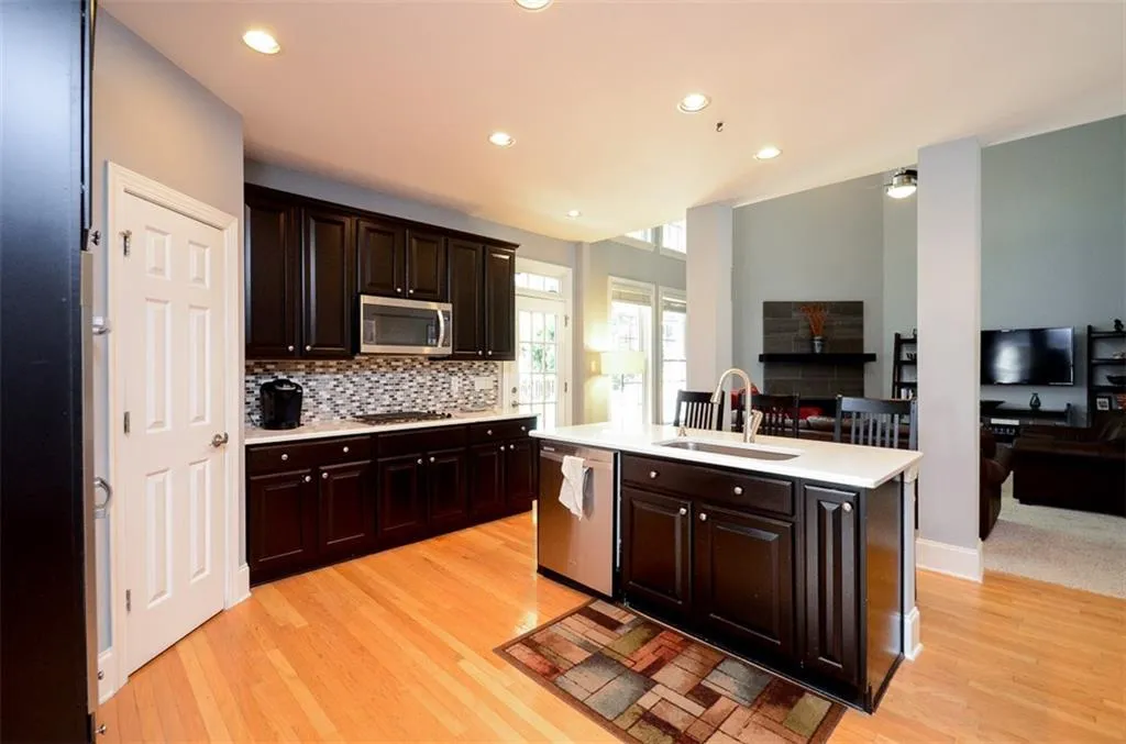 1052 Brookhaven Walk Ne, Brookhaven, Georgia 30319, 4 Bedrooms Bedrooms, ,4 BathroomsBathrooms,Residential,Sold,1052 Brookhaven Walk Ne,5750864