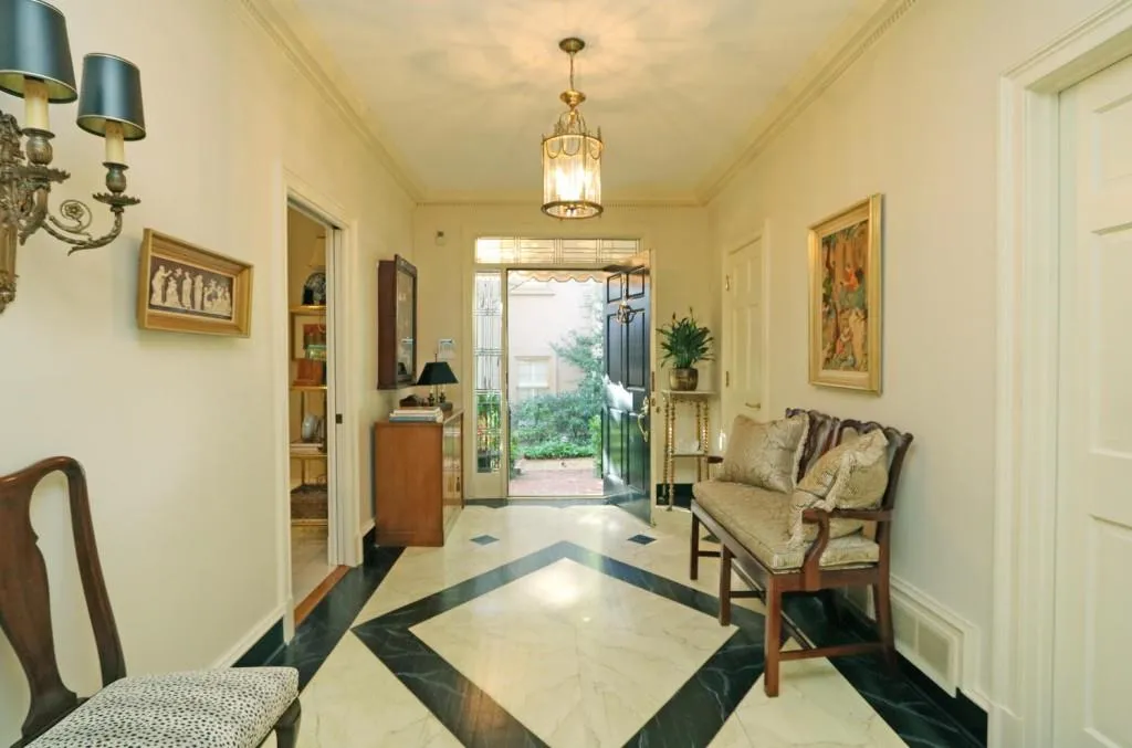 2525 Peachtree Road Ne Unit 19, Atlanta, Georgia 30305, 3 Bedrooms Bedrooms, ,3 BathroomsBathrooms,Residential,Sold,2525 Peachtree Road Ne Unit 19,5738262