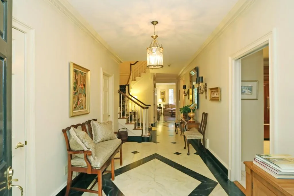 2525 Peachtree Road Ne Unit 19, Atlanta, Georgia 30305, 3 Bedrooms Bedrooms, ,3 BathroomsBathrooms,Residential,Sold,2525 Peachtree Road Ne Unit 19,5738262
