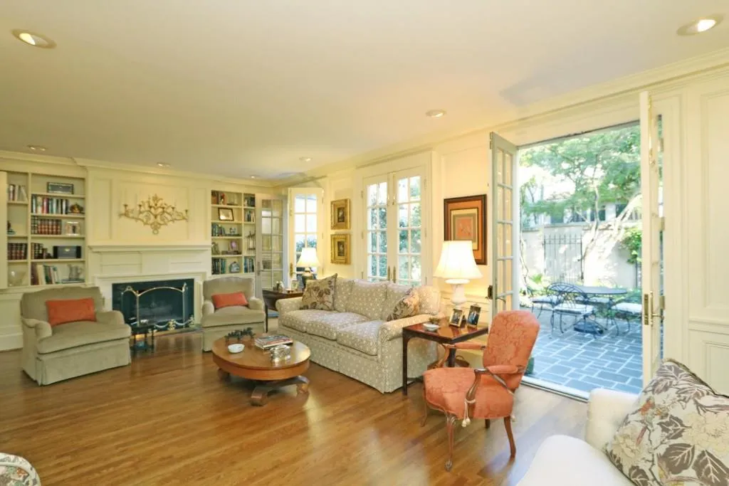 2525 Peachtree Road Ne Unit 19, Atlanta, Georgia 30305, 3 Bedrooms Bedrooms, ,3 BathroomsBathrooms,Residential,Sold,2525 Peachtree Road Ne Unit 19,5738262